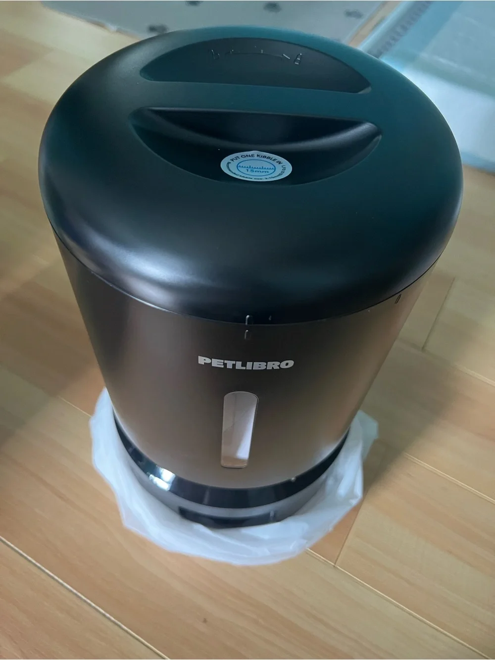 Granary Smart Camera Feeder - black